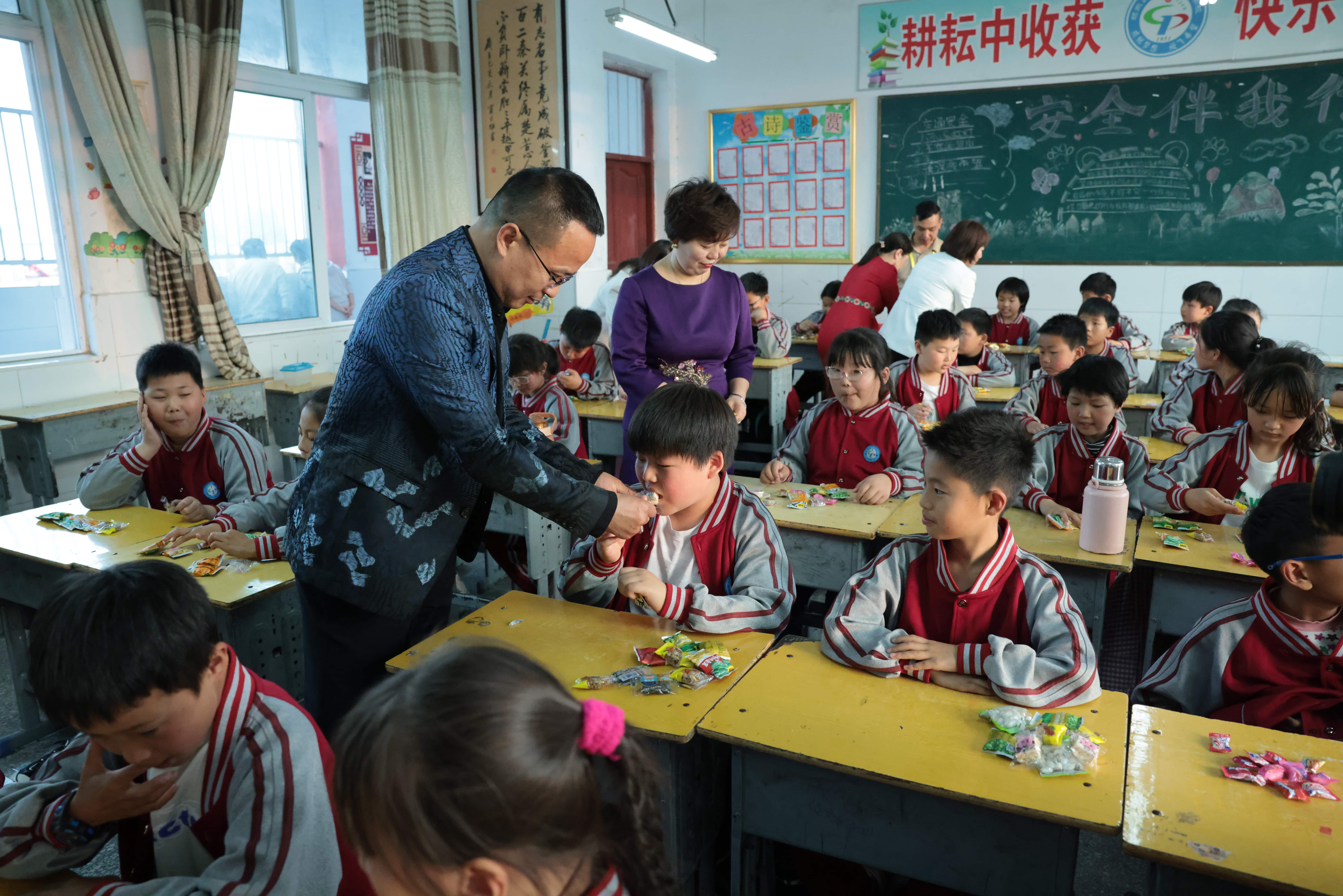 在爱意的“双向奔赴”中丨第249所开元（中国）公益学校揭牌